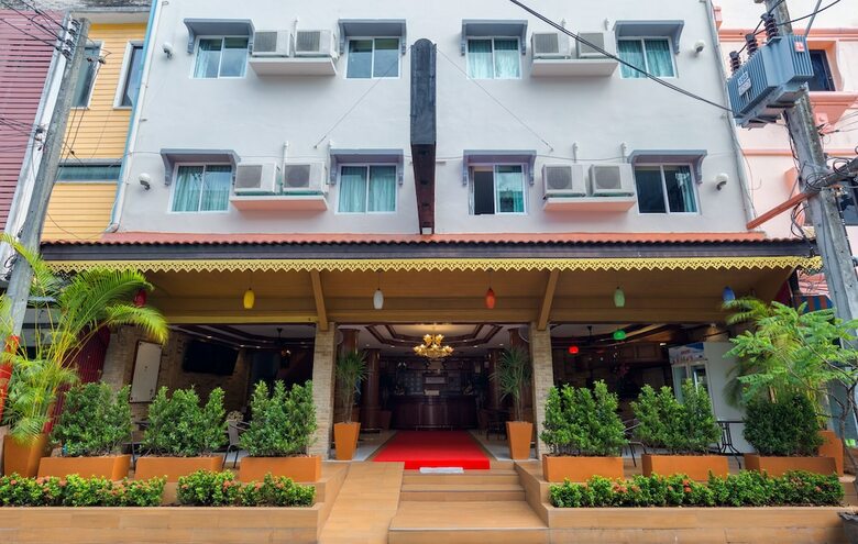 P R Patong Hotel