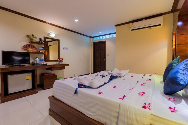 P R Patong Hotel