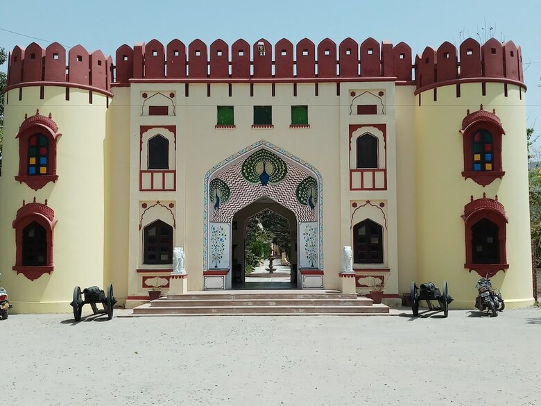 Hotel Sajjan Bagh