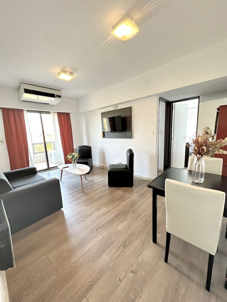 Hotel Golf Tower Suites And Apartments
