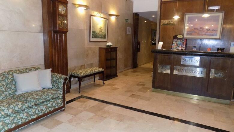 Hotel Mayflower Suites