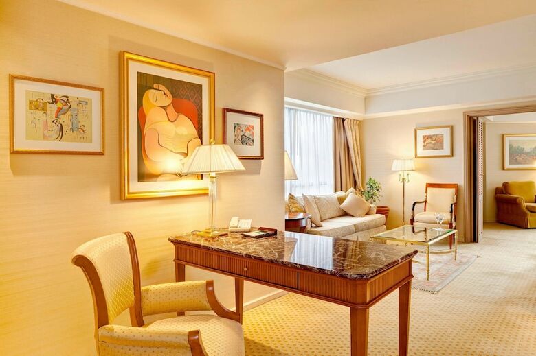 Park Tower - A Luxury Collection Hotel