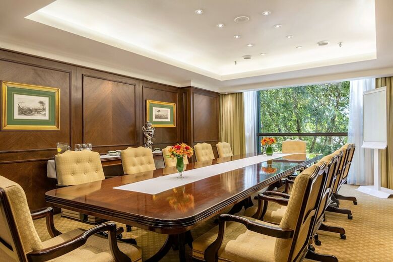 Park Tower - A Luxury Collection Hotel