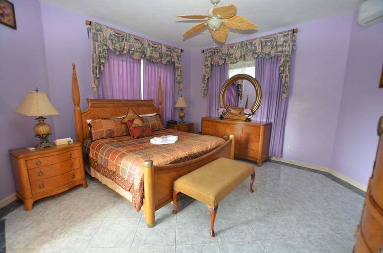 Dream Castle Villa, Montego Bay 8br