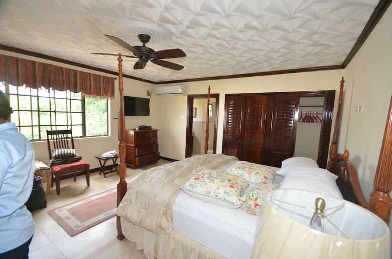 Dukes Hideaway, Silver Sands 6br
