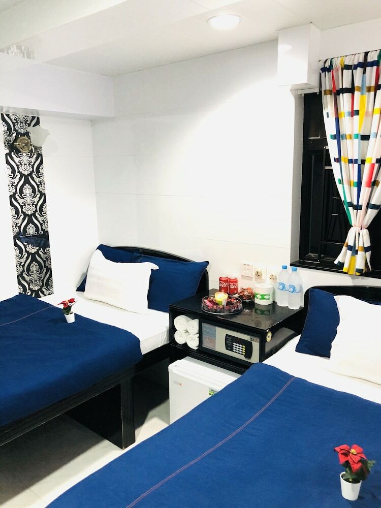 Hotel Manila Lounge