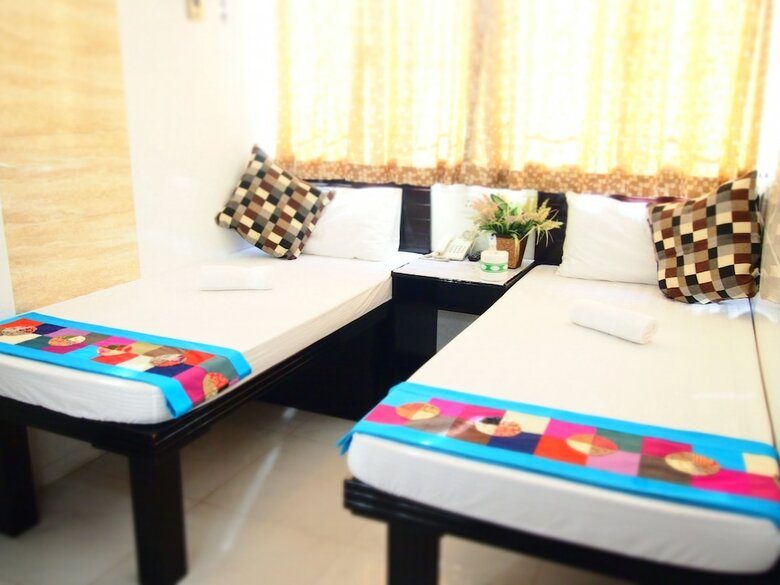 Hotel Traveller's Hostel