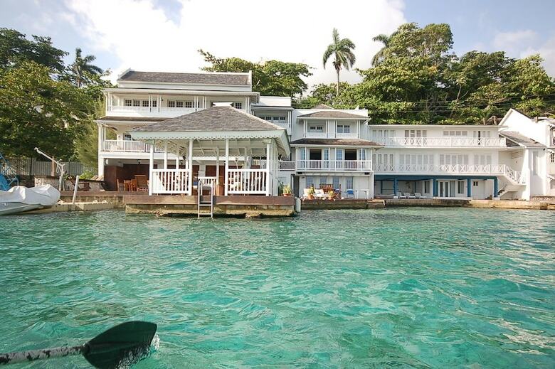 San Bar 6br By Jamaican Treasures