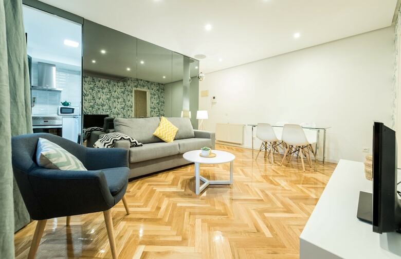Apartamentos Circo Price City Center