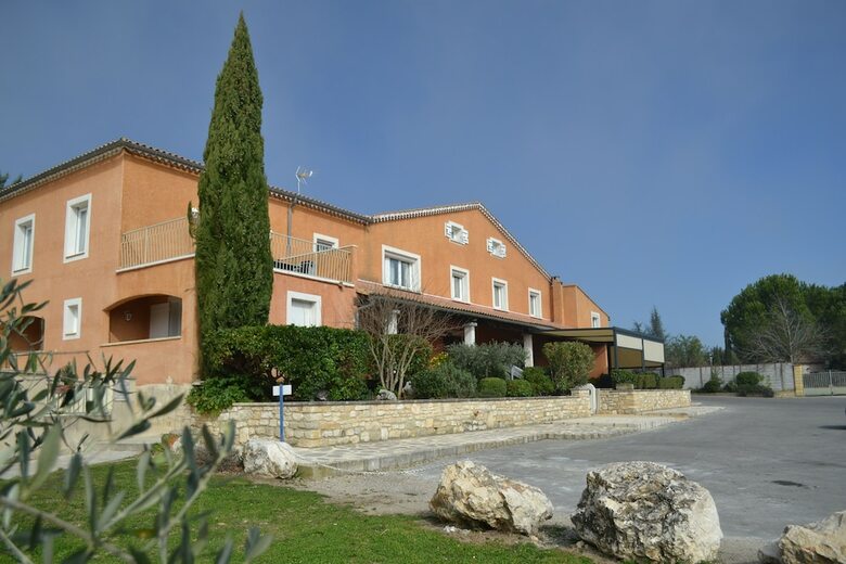 Hotel H�tel Saint Geni�s
