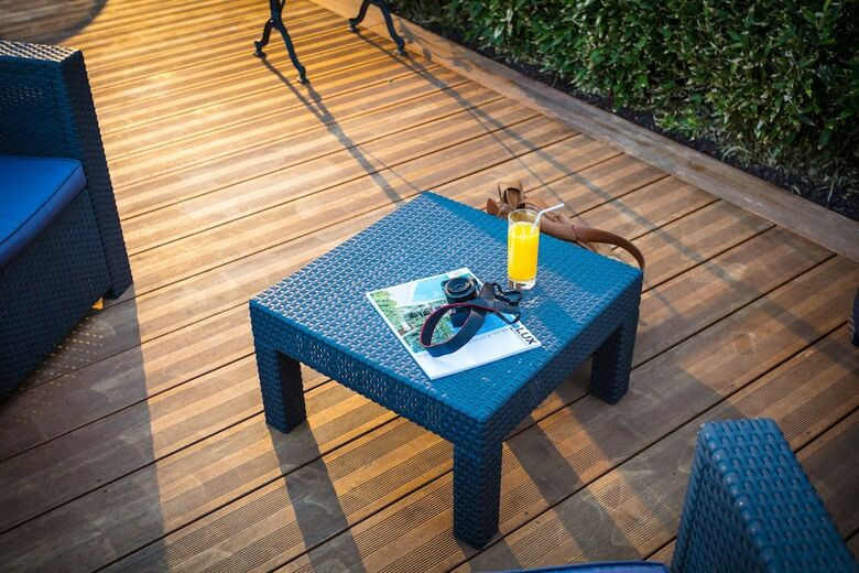 Hotel H�tel Saint Geni�s