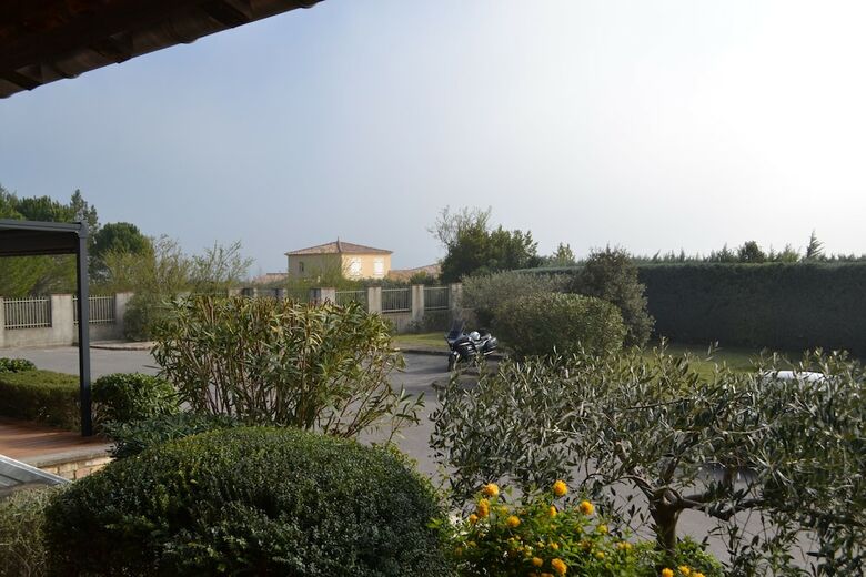 Hotel H�tel Saint Geni�s
