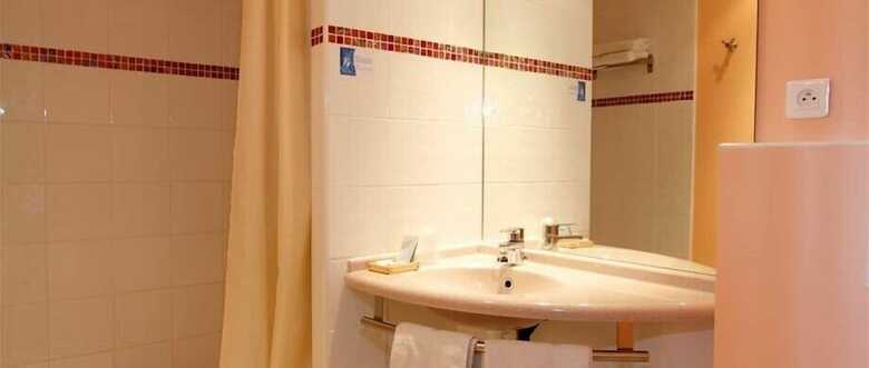 Hotel H�tel Saint Geni�s