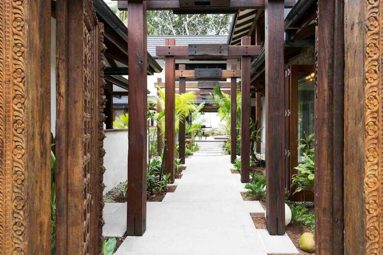 Villa Spice At Oak Absolute Oceanfront House
