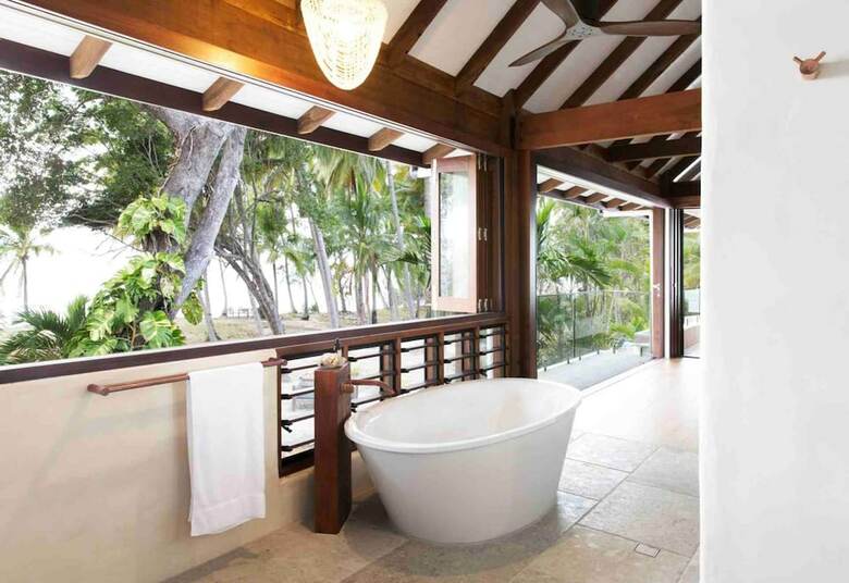 Villa Spice At Oak Absolute Oceanfront House