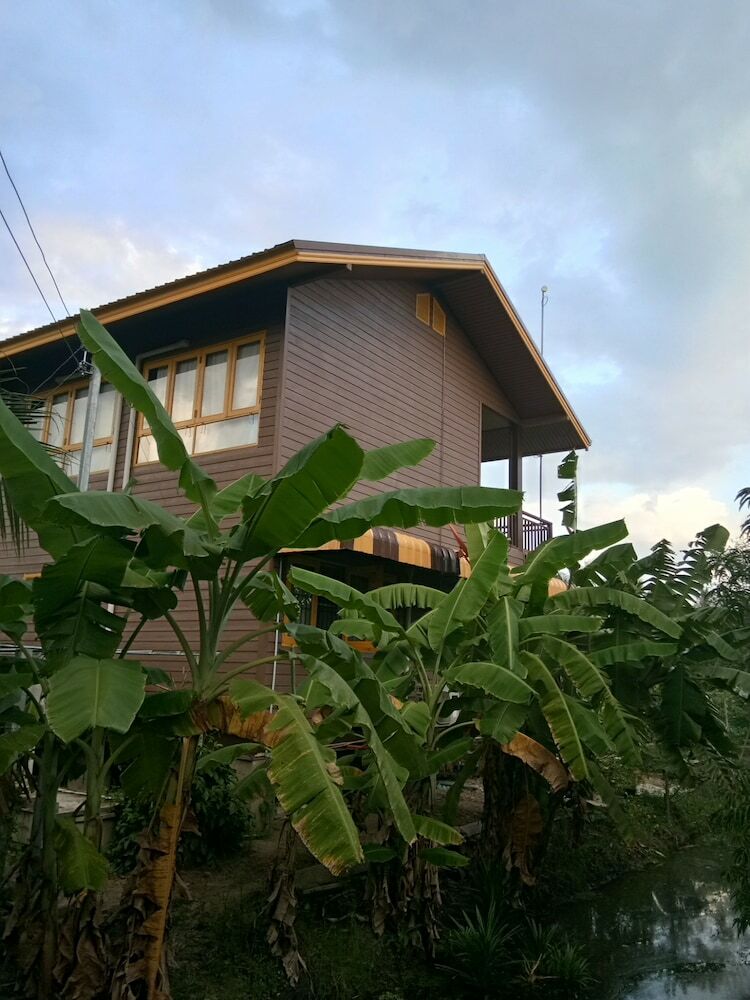 Hotel Phorkubmae Homestay