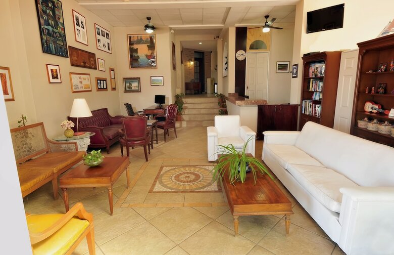 Hotel Marina Banderas Suites