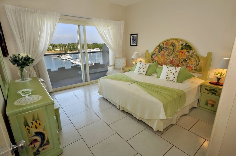 Hotel Marina Banderas Suites