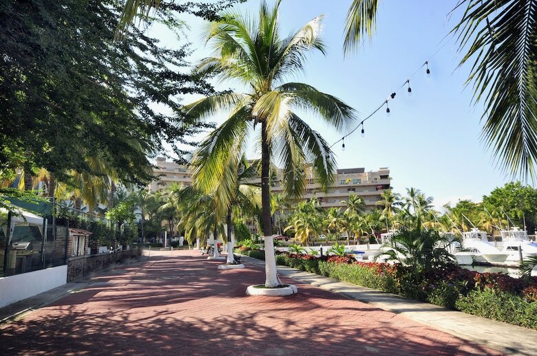 Hotel Marina Banderas Suites