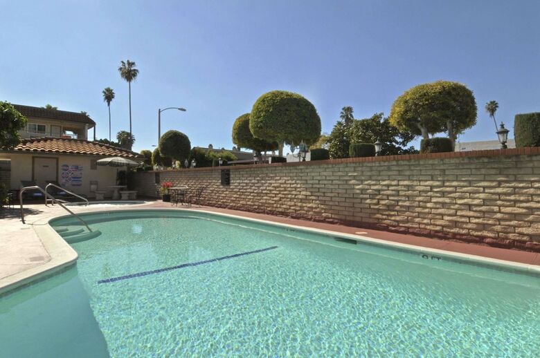 Motel Ramada By Wyndham Pasadena