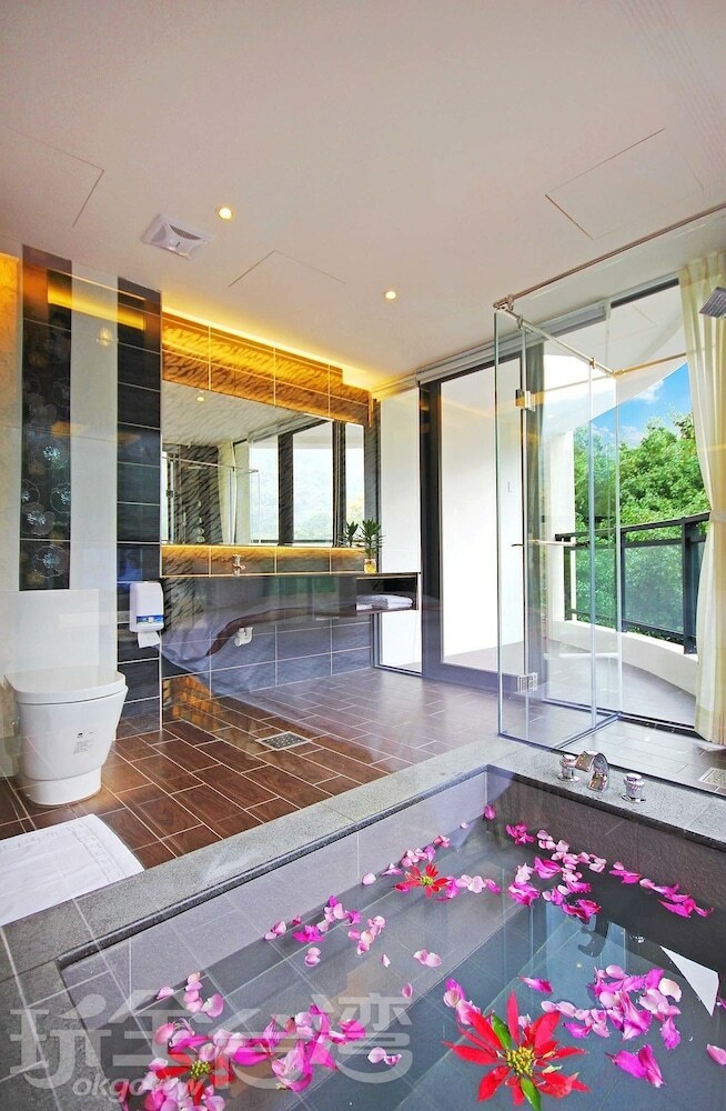 Shuian Lakeside Hotel