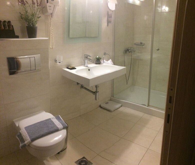 Avra Hotel