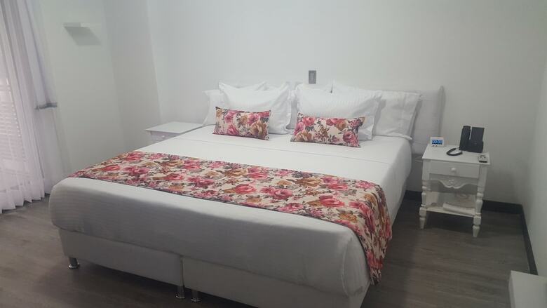 Hotel Arvut Collection