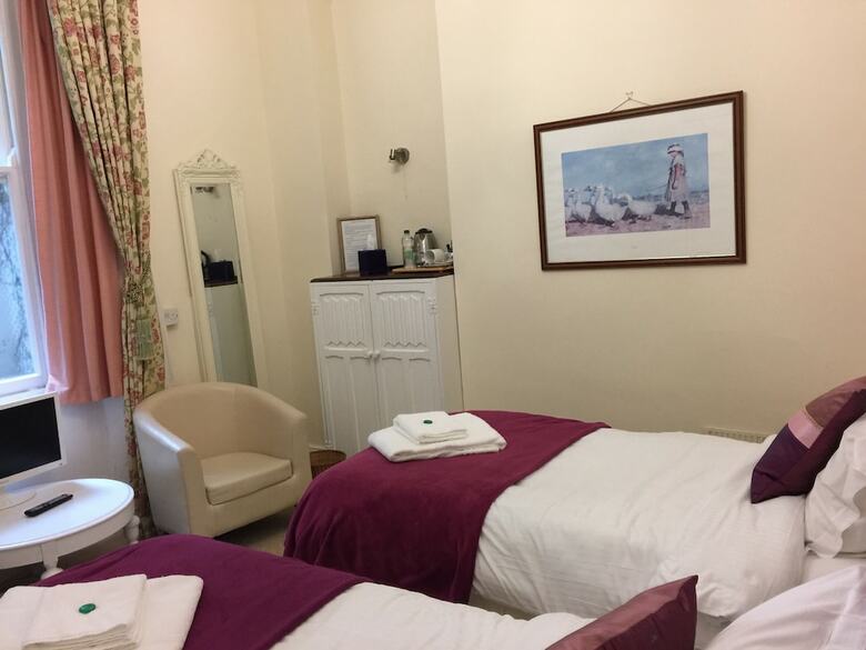 Bed & Breakfast The Estoril Hotel