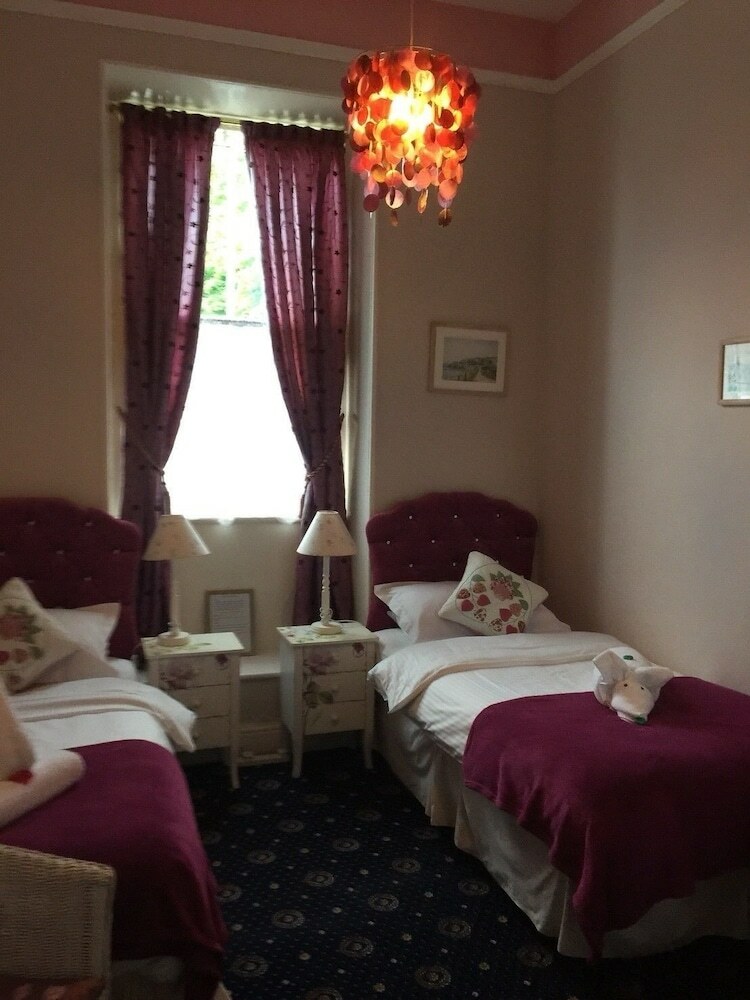 Bed & Breakfast The Estoril Hotel
