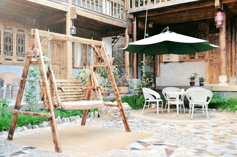 Hotel Tourists Courtyard