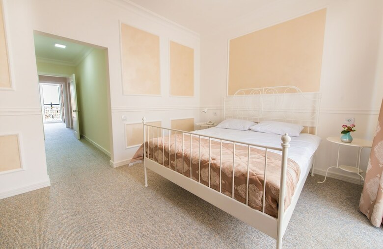 Two Seasons Boutique Hotel