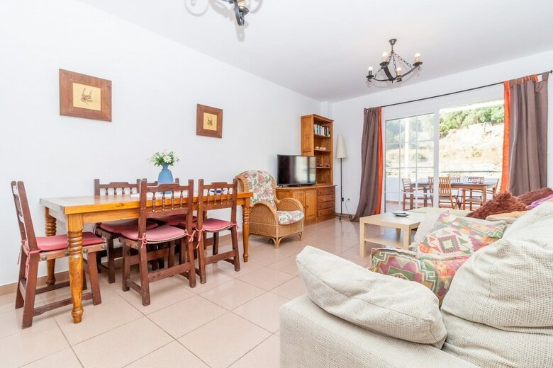 Apartamentos Rubarsal Canovas Nerja
