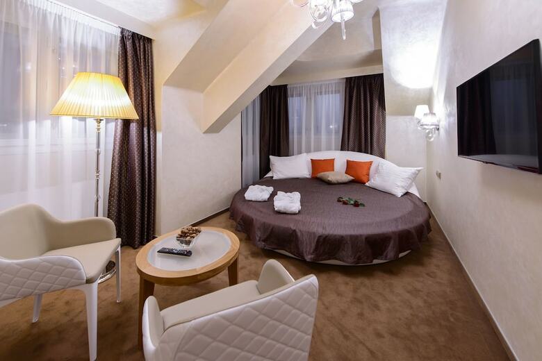 Myo Hotel Mysterius