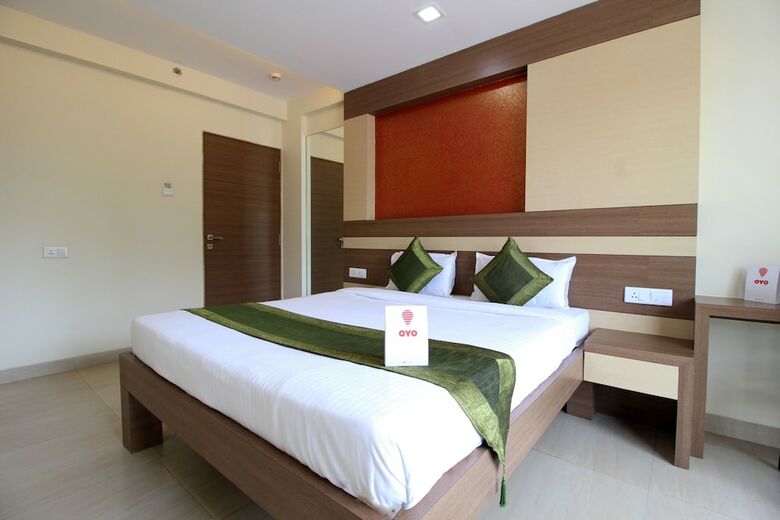 Hotel Oyo 10141 Js Palms