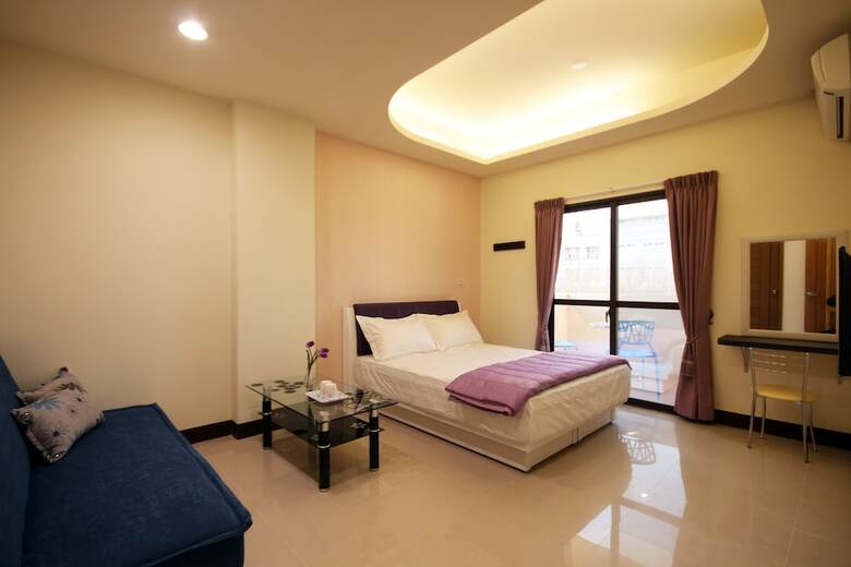 Bed & Breakfast Summer Cool