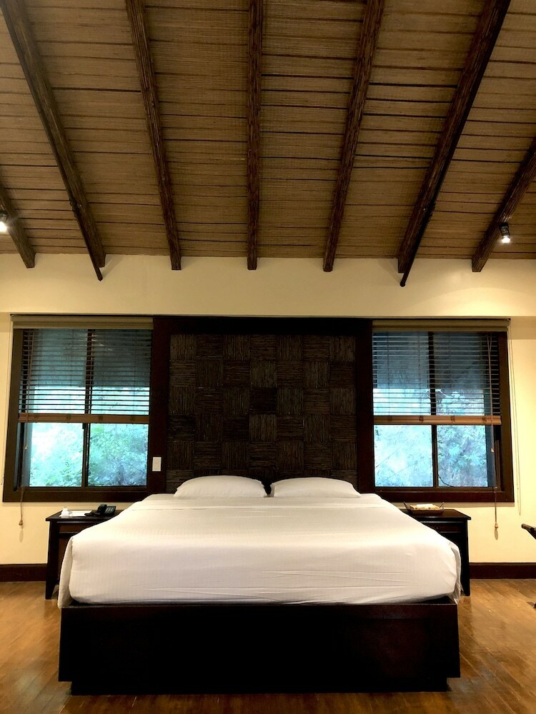 Hotel Fridays Puerto Galera