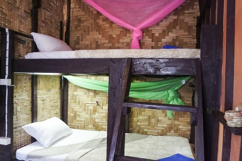 Hostal Leaf House Bungalow - Hostel