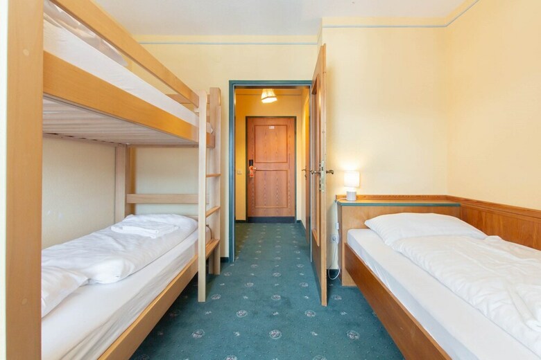 Hostal Jugendhaus Edelwei�