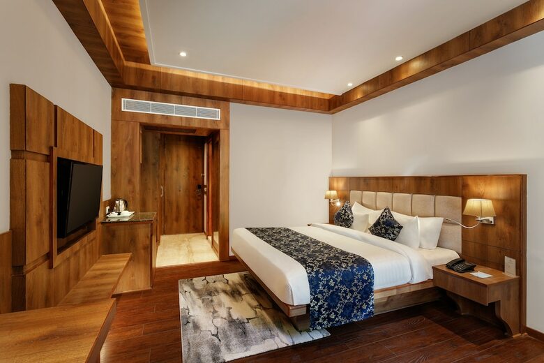 Hotel Alokik Resort-pure Veg