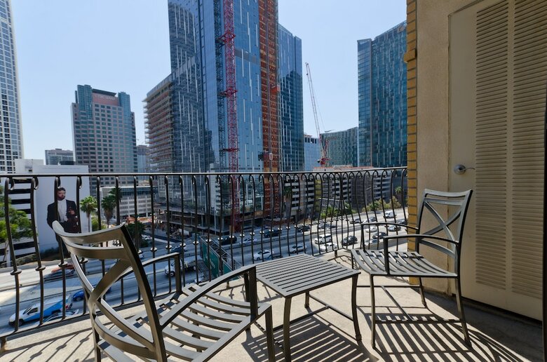 Apartamentos Downtown La City View Suite