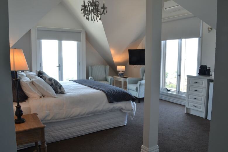 Bed & Breakfast Sapphire Shores Luxury Retreat
