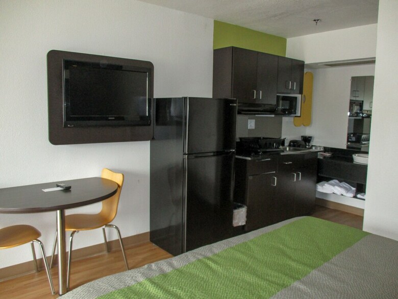 Hotel Motel 6 Alexandria - South