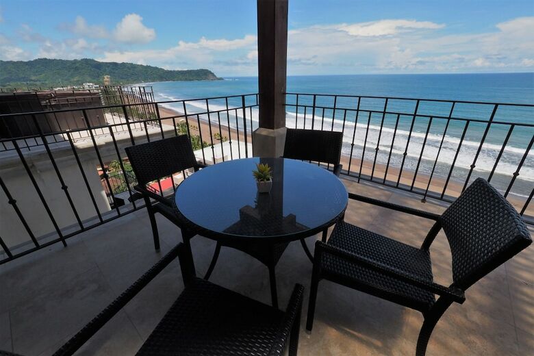 Apartamentos Crocs Resort Oceanfront Penthouse Jaco