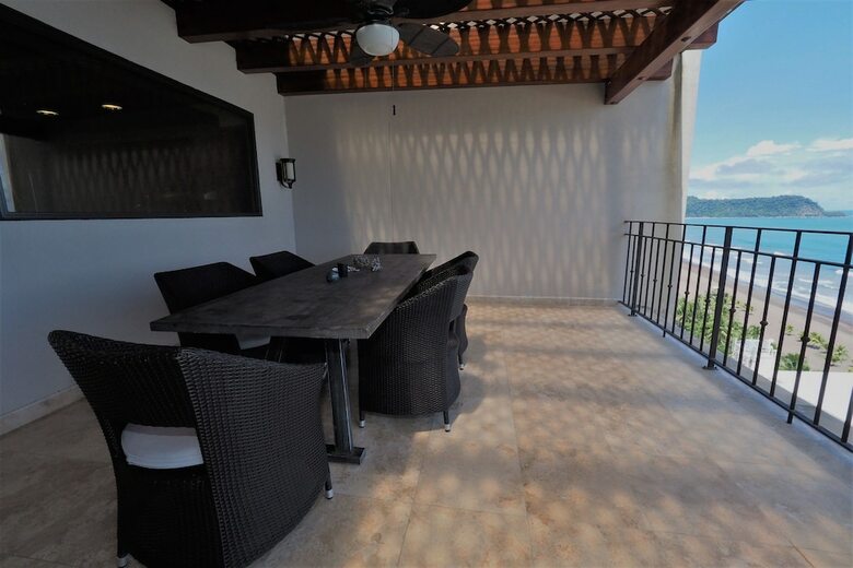 Apartamentos Crocs Resort Oceanfront Penthouse Jaco