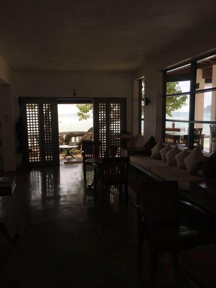 Sun N Sea Hotel