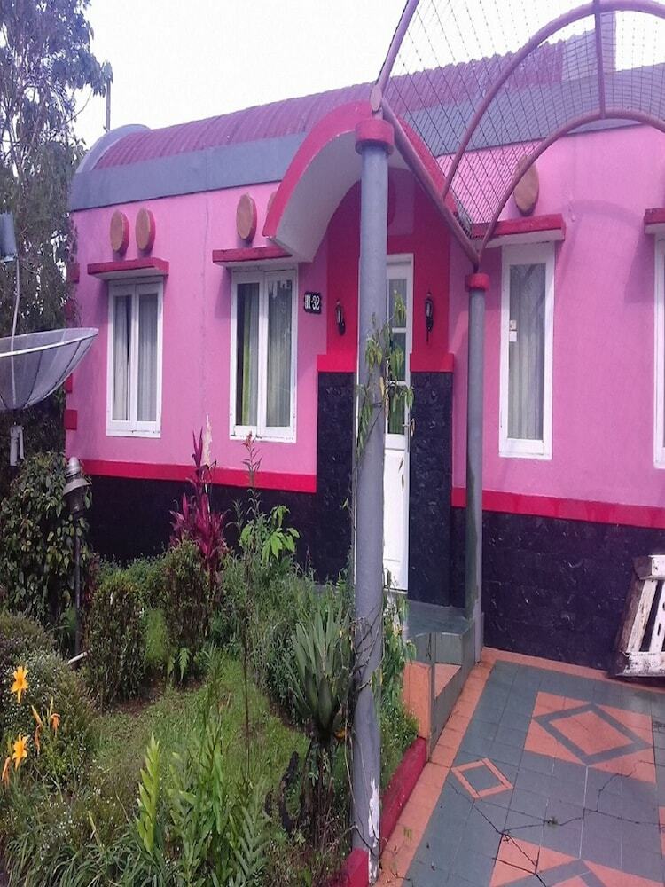 Villa Kota Bunga Sakura