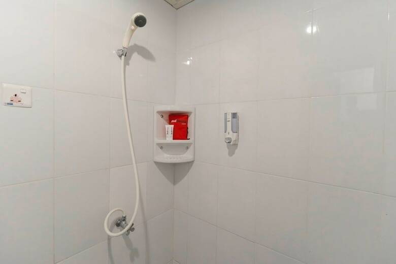 Hotel Reddoorz Plus @ Batam Center