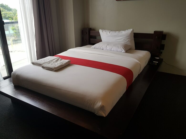 La Jenns Hotel And Resto Grill