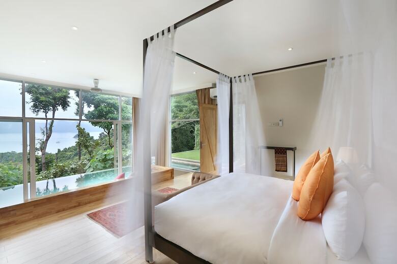 Hotel Ambong Pool Villas
