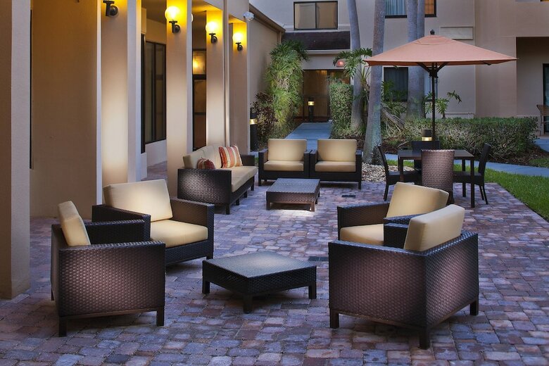 Hotel Courtyard Melbourne West